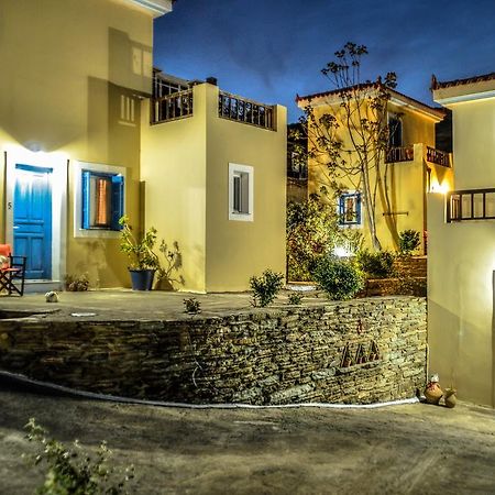 Ménites Mainades Maisonettes & Studios מראה חיצוני תמונה