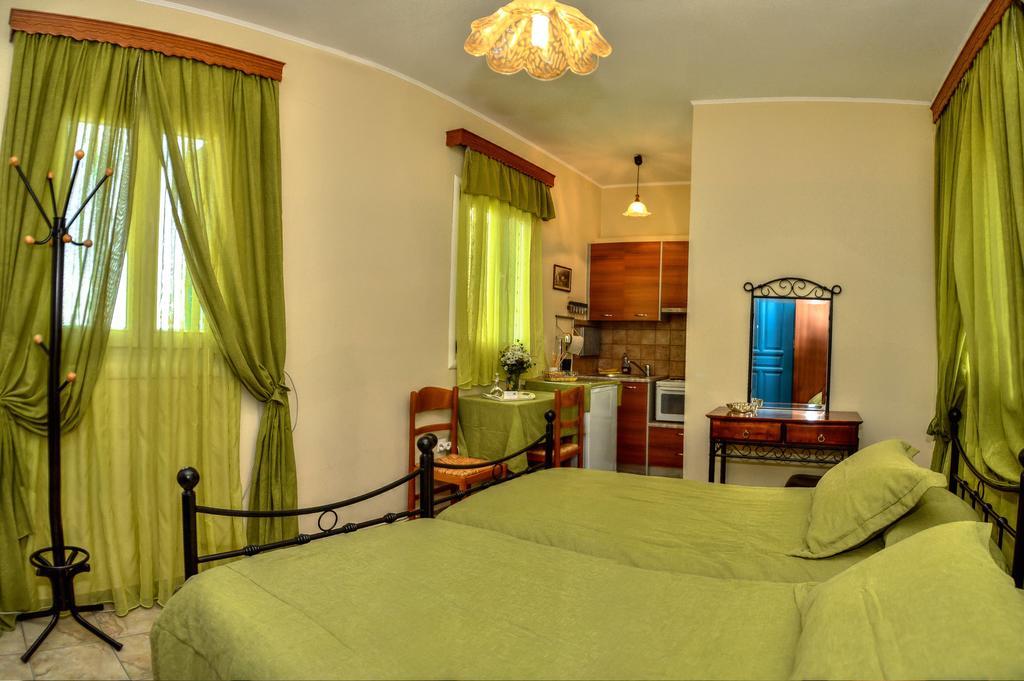 Ménites Mainades Maisonettes & Studios חדר תמונה