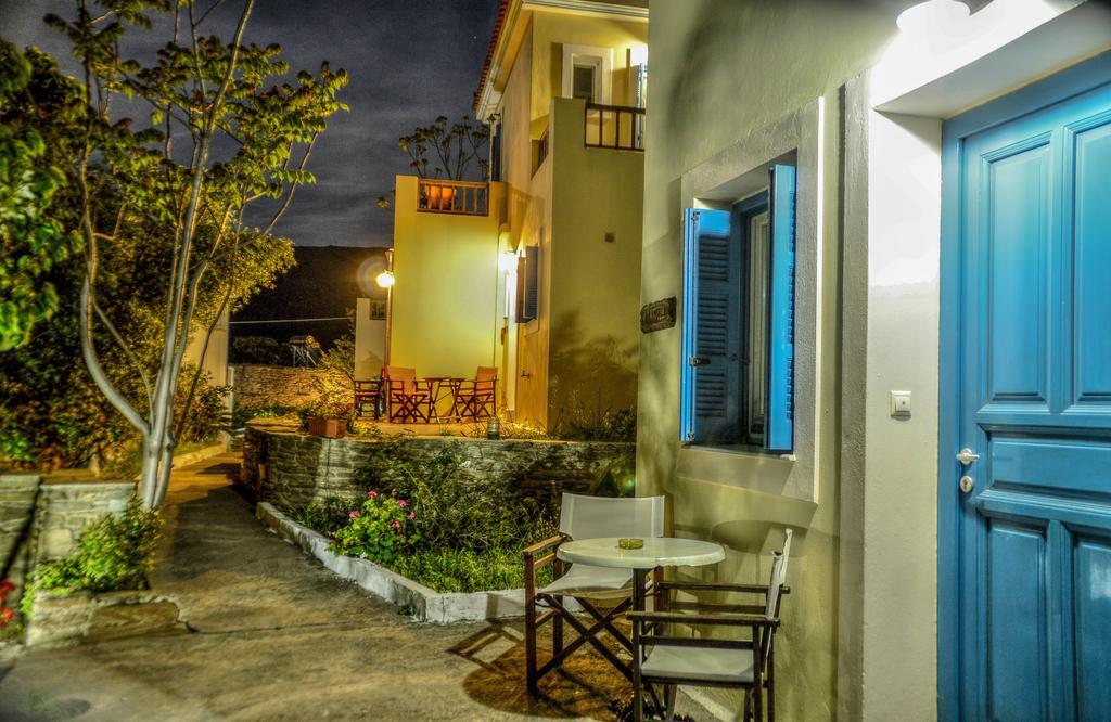 Ménites Mainades Maisonettes & Studios מראה חיצוני תמונה