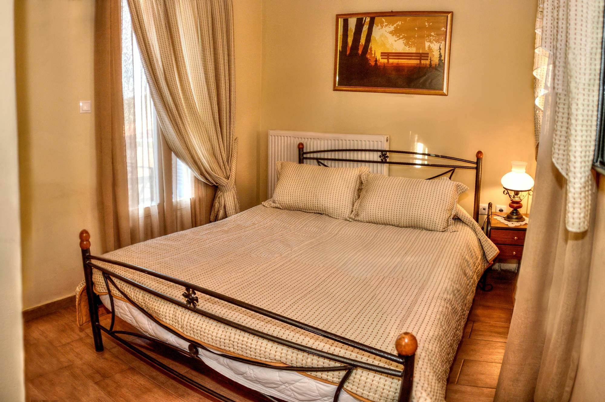 Ménites Mainades Maisonettes & Studios מראה חיצוני תמונה