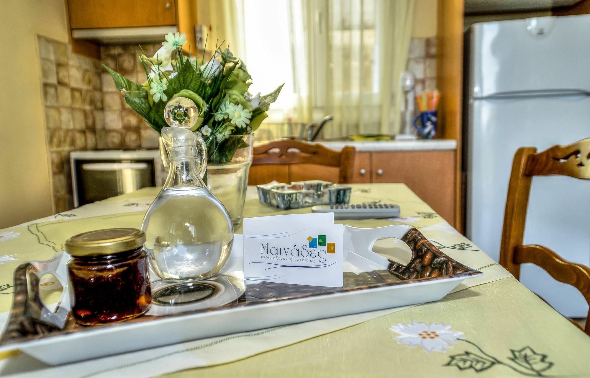 Ménites Mainades Maisonettes & Studios מראה חיצוני תמונה